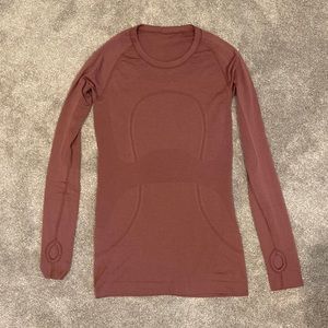 Lululemon Swiftly Tech Long Sleeve size 6